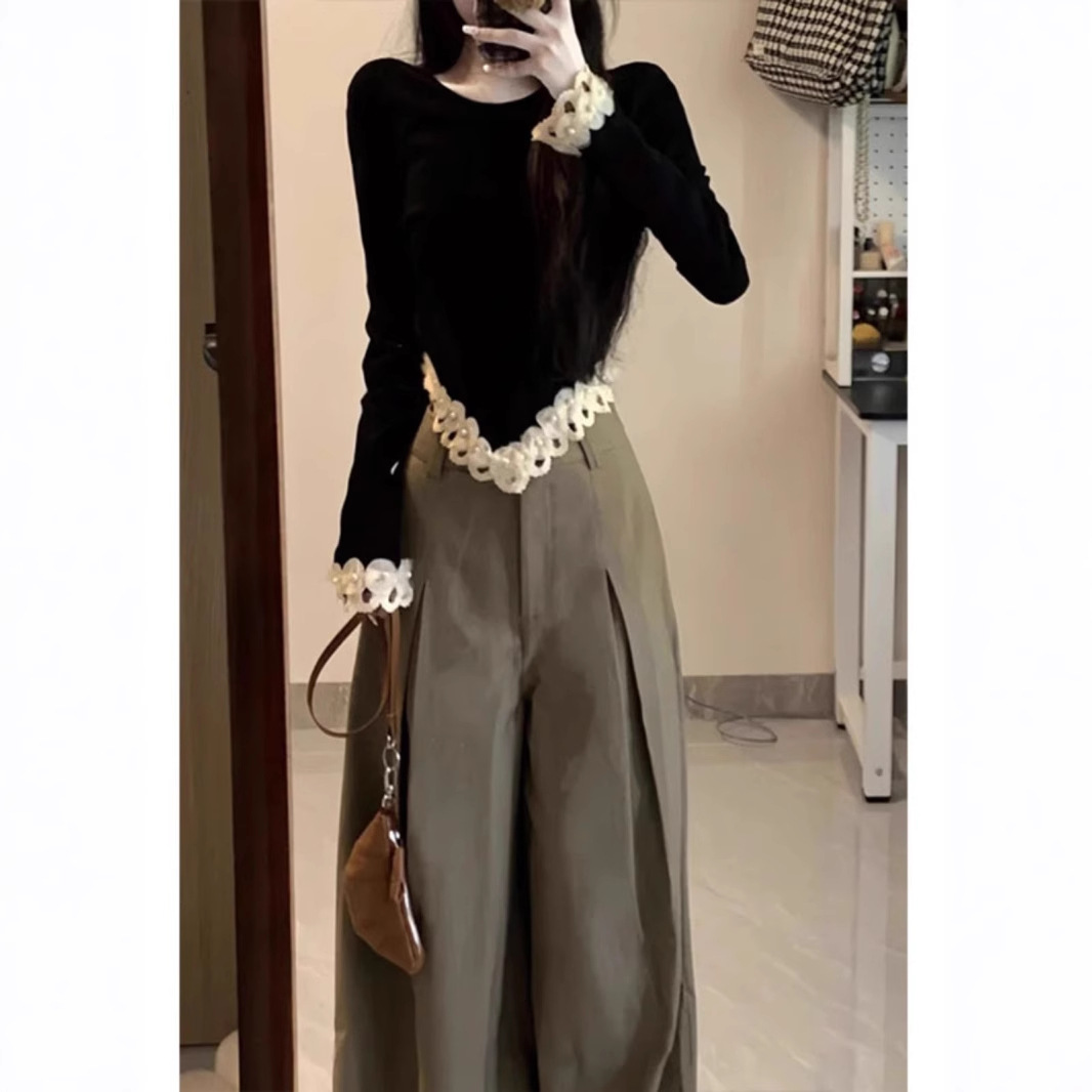 베이스 셔츠가있는 하이 엔드 블랙 긴팔 티셔츠 여성의 가을과 겨울 2024 새로운 디자인 센스 니쉬 쇼트 탑