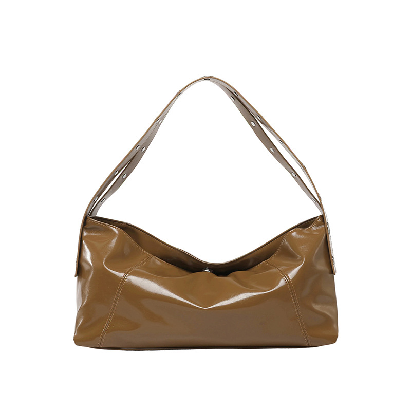 Bolso de axila retro estilo Hong Kong 2025 verano nuevo bolso femenino bolso de textura de alta calidad bolso de hombro con remaches de gran capacidad