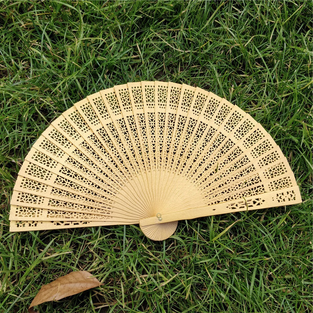 Ventilador de madera de mujer ventilador de madera plegable hueco ventilador de boda clásico ventilador de madera mujer puede hacer LOGO