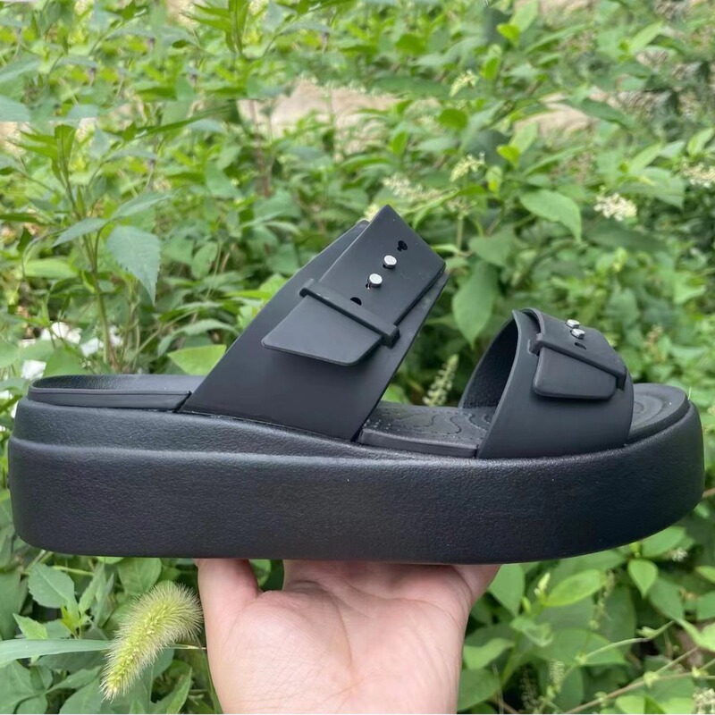 2023 new hole shoes women's slippers wedge platform platform shoes casual outdoor beach wading slippers fashion