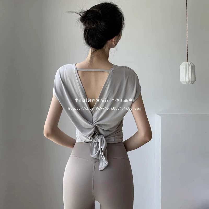 Тонкая одежда для йоги, утягивающие топы и быстросохнущие топы, утренние пробежки на свежем воздухе, свободные блузки с короткими рукавами, закрывающие бедра, женские футболки для фитнеса.