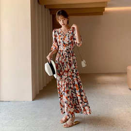 跨境连衣裙女2026夏季新款碎花质感雪纺初恋气质收腰V领过膝长裙