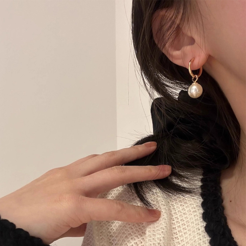 Fashionable Korean elegant earrings