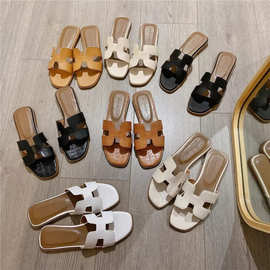 2025年夏季新款拖鞋女外穿时尚软皮一字平底沙滩凉拖鞋爆款