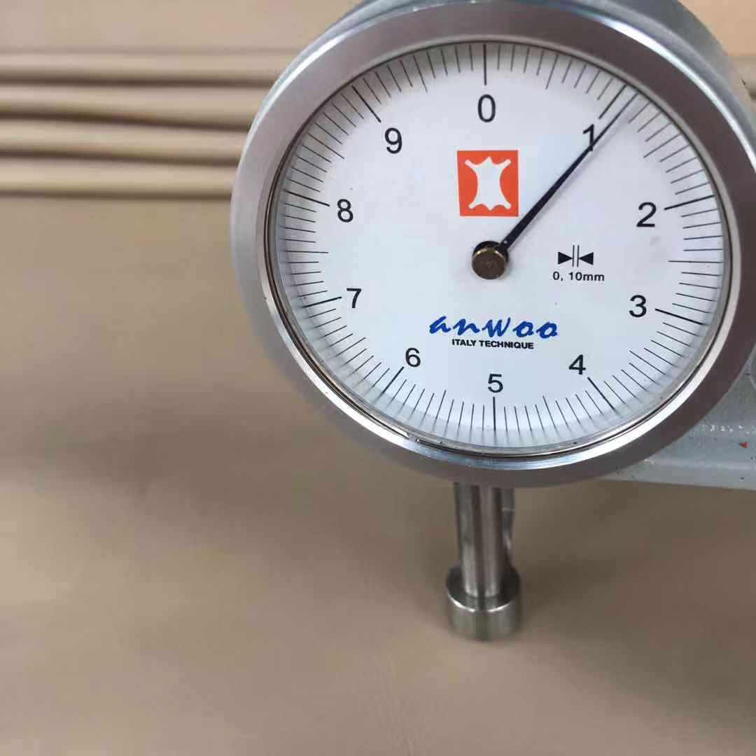 厂家直供凌志米色头层纳帕汽车内饰汽车皮头层牛皮料现货平纹