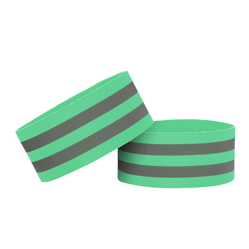 �羳�����˶���ȫ��ʾ����������۴������ֻ�ҹ�����е������