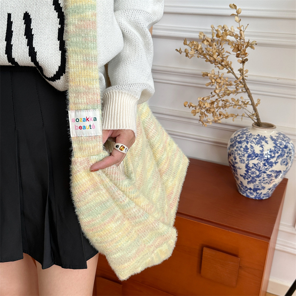 310272 ins Cute Rainbow plush Bag, Women's Autumn and Winter New large-capacity single-shoulder bag, commuter bag, crossbody bag undefined