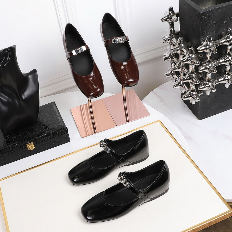 836-1 Korean version versatile flat metal single shoe for women, fashionable buckle, shallow mouth, low heel, height increasing round toe women's shoes