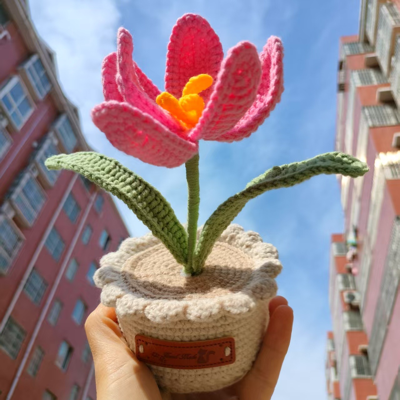 Transfronterizos productos terminados de gancho artesanal lana flores en maceta adornos para el hogar simulación de flores de punto de tulipán creativo image 3