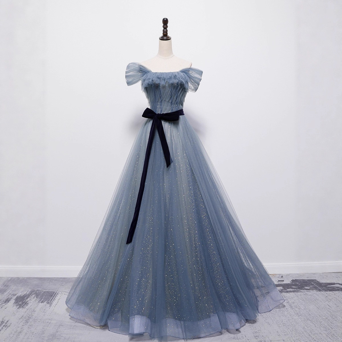 Cross-Border Supply of European and American Style Tutu Skirts for Women, 2026 Bridal Evening Dresses, Performance Dresses, and Wedding Gowns for Foreign Trade