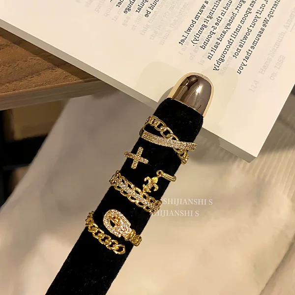 "Luxury Gold" European and American Style Personalized Printed Horseshoe Chain Buckle Exquisite Niche Tassel Elegant Iris Ring Accessory
