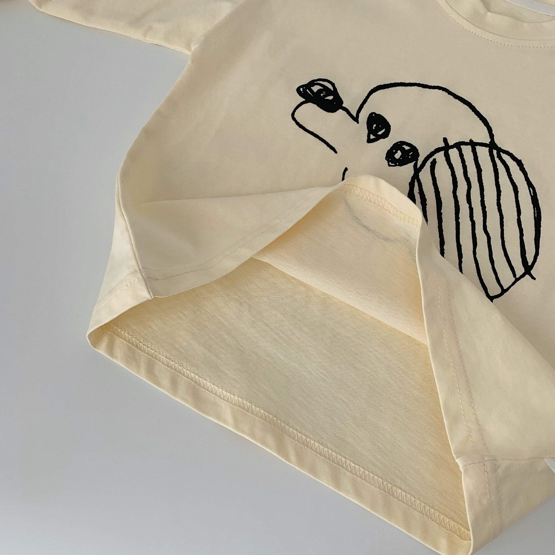 Maibao camiseta para niños 2024 primavera Niños de manga larga de algodón puro ropa interior para bebés nuevos dibujos animados para Niños Top impreso