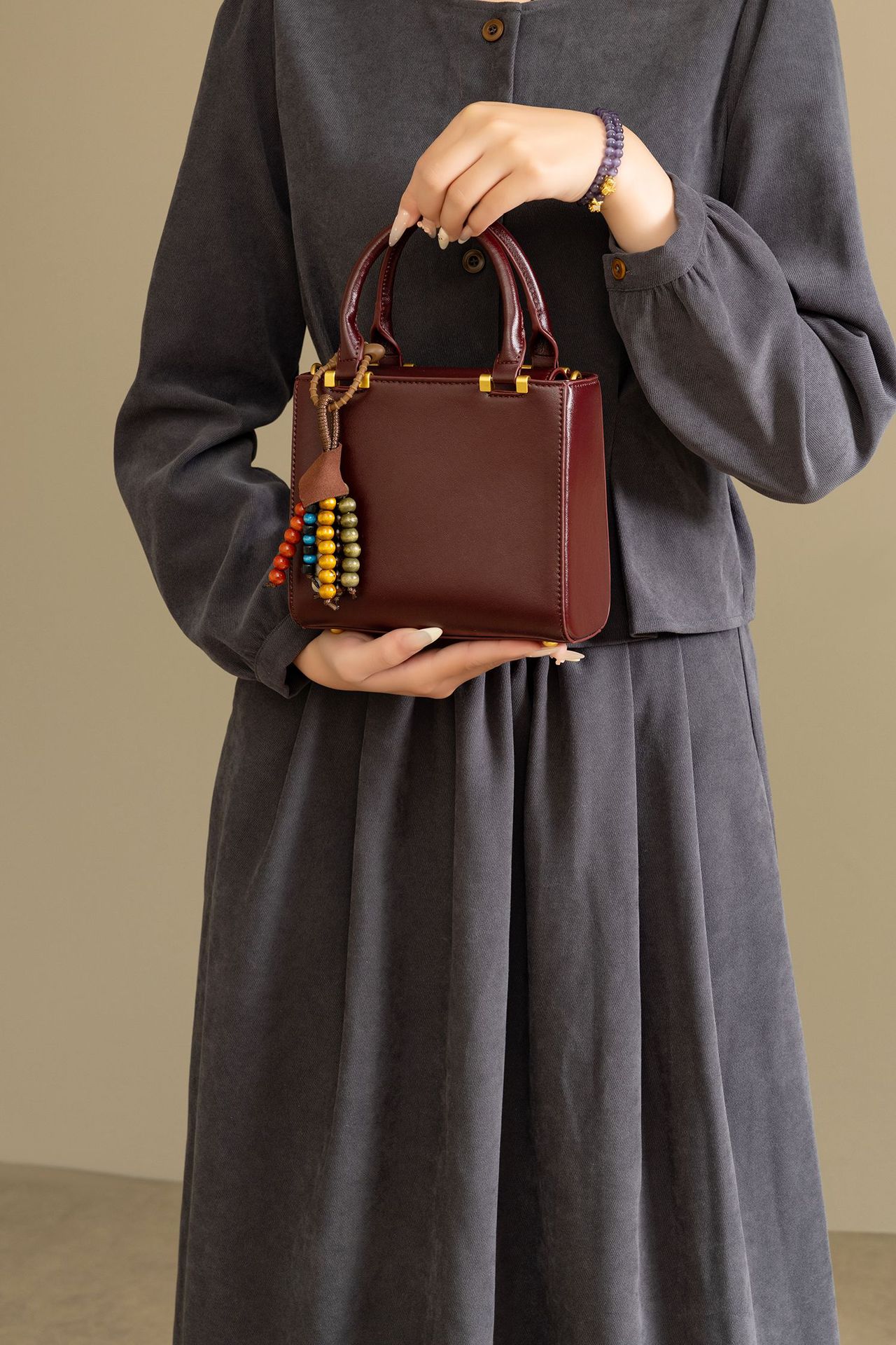 2026 Spring/Summer New Women's Casual Date Versatile Niche High-Texture Handbag Crossbody Bag With Pendant - Thumbnail 6