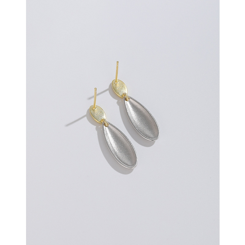 925 plata esterlina gota de agua pendientes cepillados diseño nicho de las mujeres pendientes largos luz de lujo de alto grado pendientes minimalistas temperamento