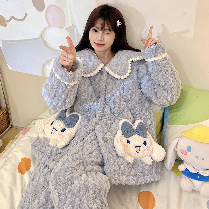 산호 양털 나이트 가운 여성의 가을과 겨울 2024 새로운 기모 두꺼운 퀼트 파자마 공주 칼라 플란넬 홈 옷