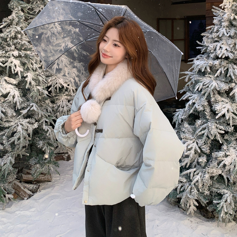 Light Blue Real Fur Collar Short down Jacket for Women 2025 New Winter Style with a Very Attractive Design and White Duck down Filling