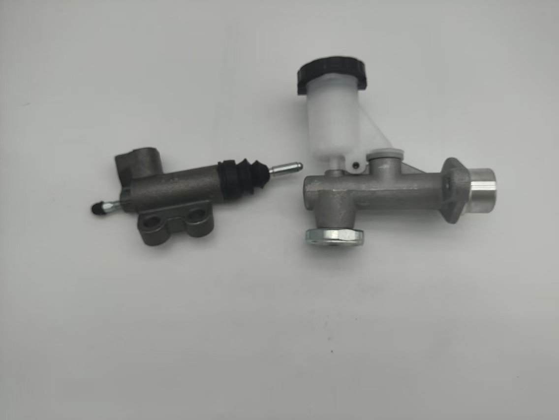 30610-VB000 30620-01J01 is suitable for Nissan Tule Y61 clutch master cylinder and clutch cylinder