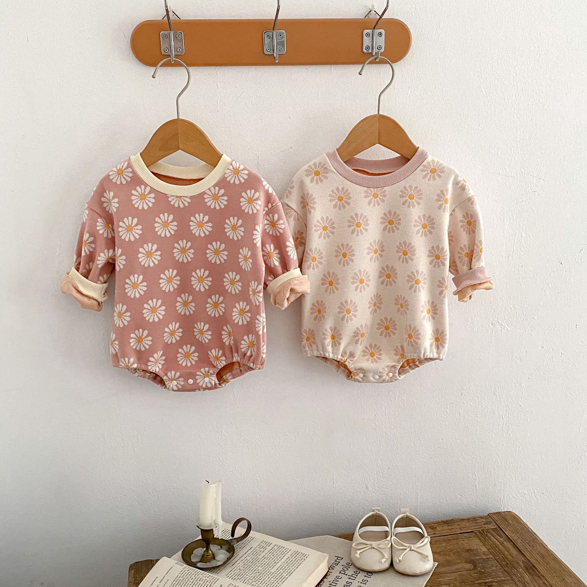 Ins 2024 autumn clothing for infants, young children, girls, babies, fresh flowers, jacquard long sleeved crawling_voghion.com