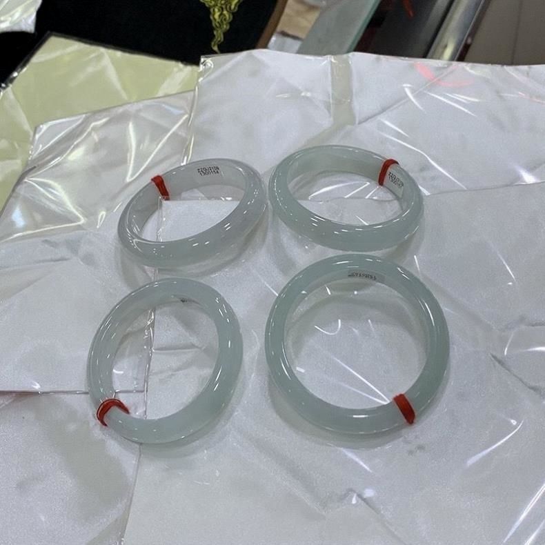 Vòng tay ngọc bích Miến Điện màu trắng xanh nhạt, đá tự nhiên cao cấp chi tiết 5