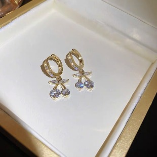 Cross-border New Internet Red Cherry Ear Buckle Niche Design Advanced Ear Studs Sweet Elegant Earrings Fashion Ear Jewelry