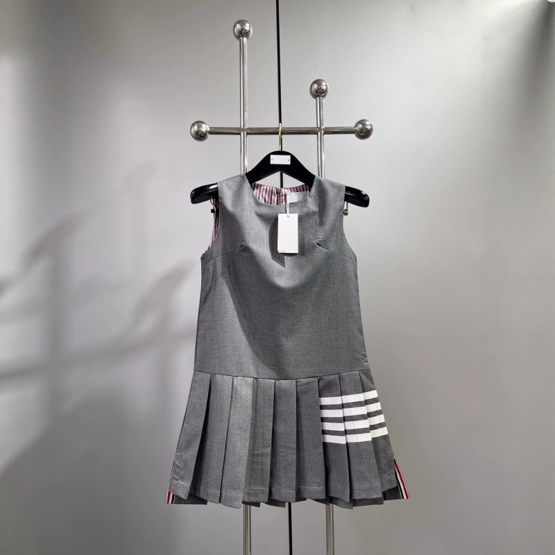 Celebrity-Inspired Style~2026 New College-Style Sleeveless Pleated Skirt for Women, Zhao Lusi's Same Style Slim-Fit A-Line Dress