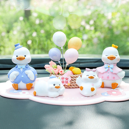 New cute MOMO duck resin car ornaments cartoon little yellow duck ornaments creative car interior home gifts