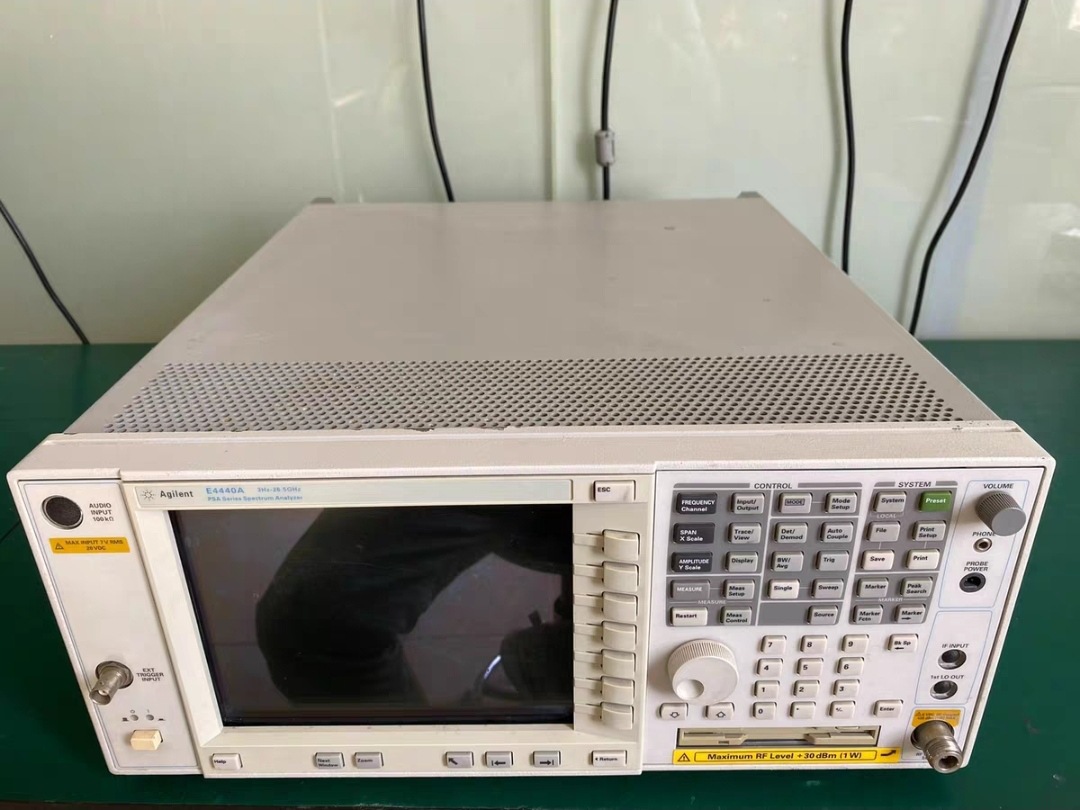美国Agilent安捷伦E4445A频谱分析仪3Hz至13G 现货促销低价包邮