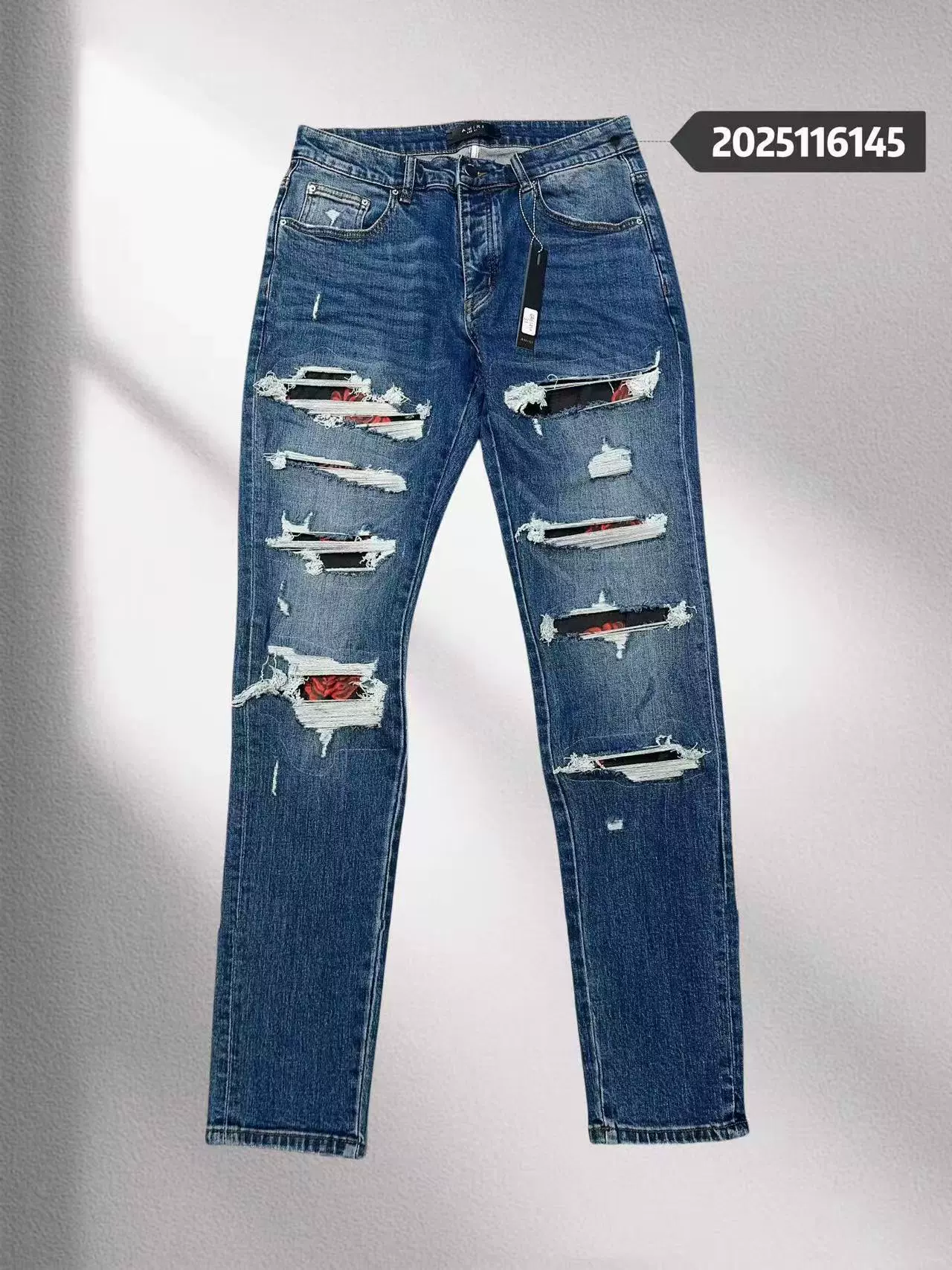Джинсы (Jb amiri tide) с нашивками, узкий крой и эластичным низом, цвета 30–40