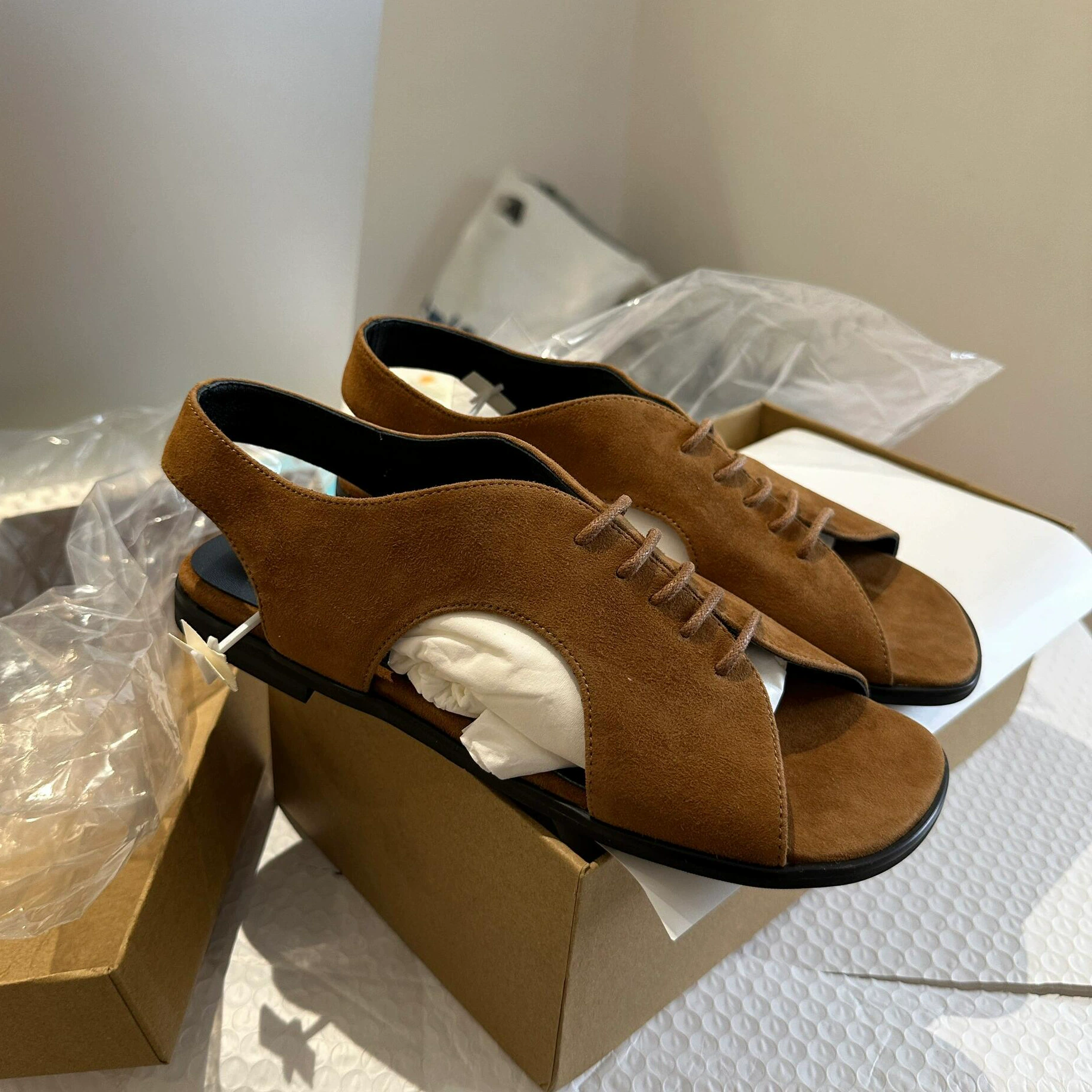 Версия из овчины ~ Корейские римские сандалии из натуральной кожи на мягкой подошве на шнуровке для женской летней верхней одежды, повседневные сандалии и тапочки на плоской подошве с открытым носком.