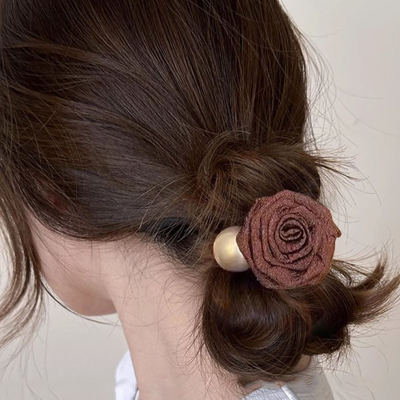 Cuerdas de cabello de rosa seca ~ nuevo anillo de cabello de flores de perlas de alta gama, cuerdas de cabello de nuevo estilo medio y alto nivel, adornamiento para el cabello