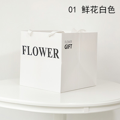 Internet celebridad cuadrado ramo bolsa regalo embalaje caja portátil suerte 2 ins bolso de mano ramo fresco embalaje