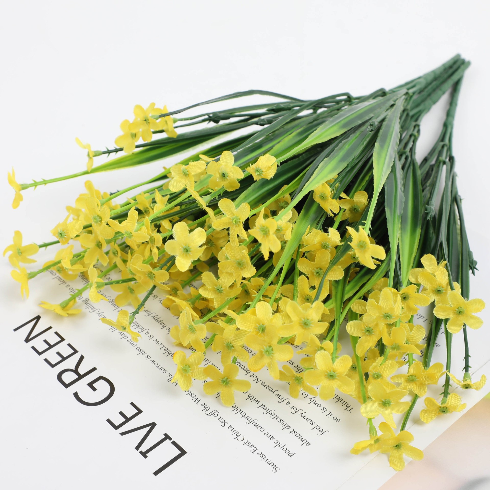 Simulación de plantas acuáticas plástico hierba de primavera flor violeta serigrafía hierba de primavera de cinco cabezas pequeña margarita flor falsa accesorios decorativos al por mayor