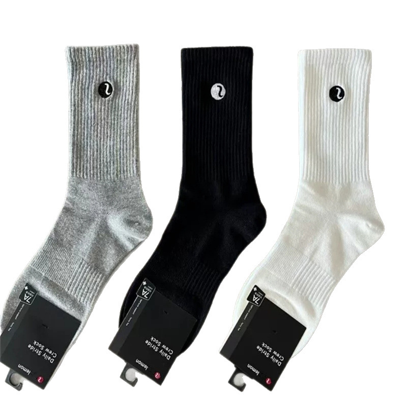 New Luji Brand Combed Cotton Embroidered Logo Unisex Casual Versatile Sports Cotton Socks for Running and Fitness, Breathable Trendy Socks New Luji Brand Combed Cotton Embroidered Logo Unisex Casual Versatile Sports Cotton Socks for Running and Fitness, Breathable Trendy Socks