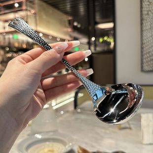 Stainless Steel Soup Shell Soup Leak Net Red Long Handle Soup Spoon Hammer Pattern Fish Scale Handle Spoon Restaurant Soup Spoon Household Hot Pot Leak