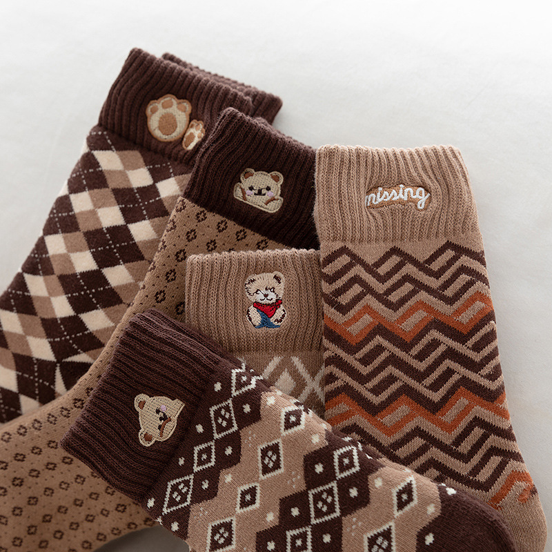 Autumn and winter brown plush and thick embroidered loop towel bottom with animal embroidery, coffee colored versatile mid length socks