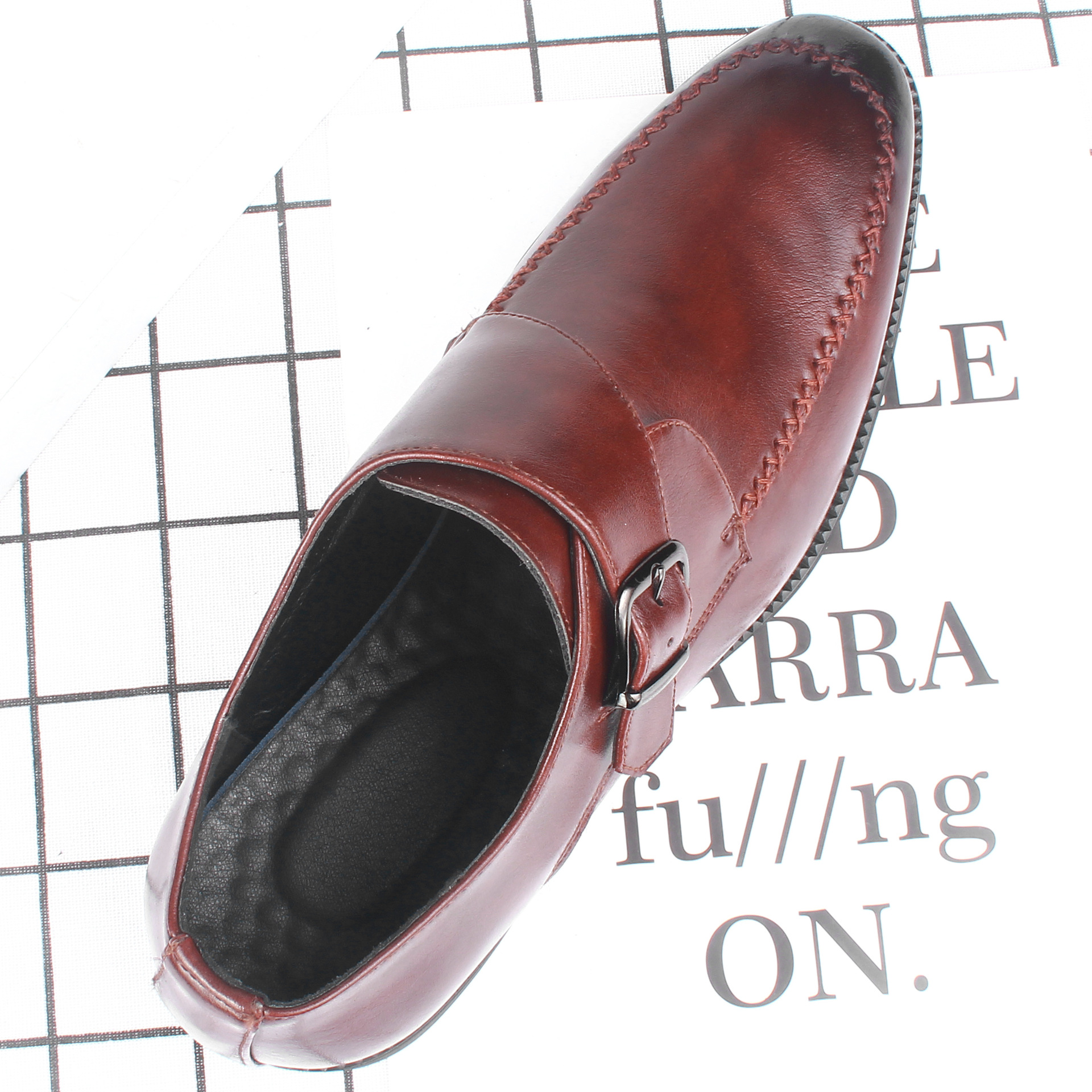 �д���2022�¿�Ӣ����ʿ����СƤЬ��������һ�ŵų�Ь92