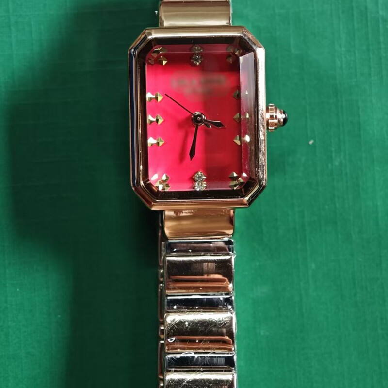 2024 New Sugar Cube Small Green Watch Lola Handle Watch Compact Forest Style Ladies Alloy Steel Band Quartz Watch Chinese Valentine's Day