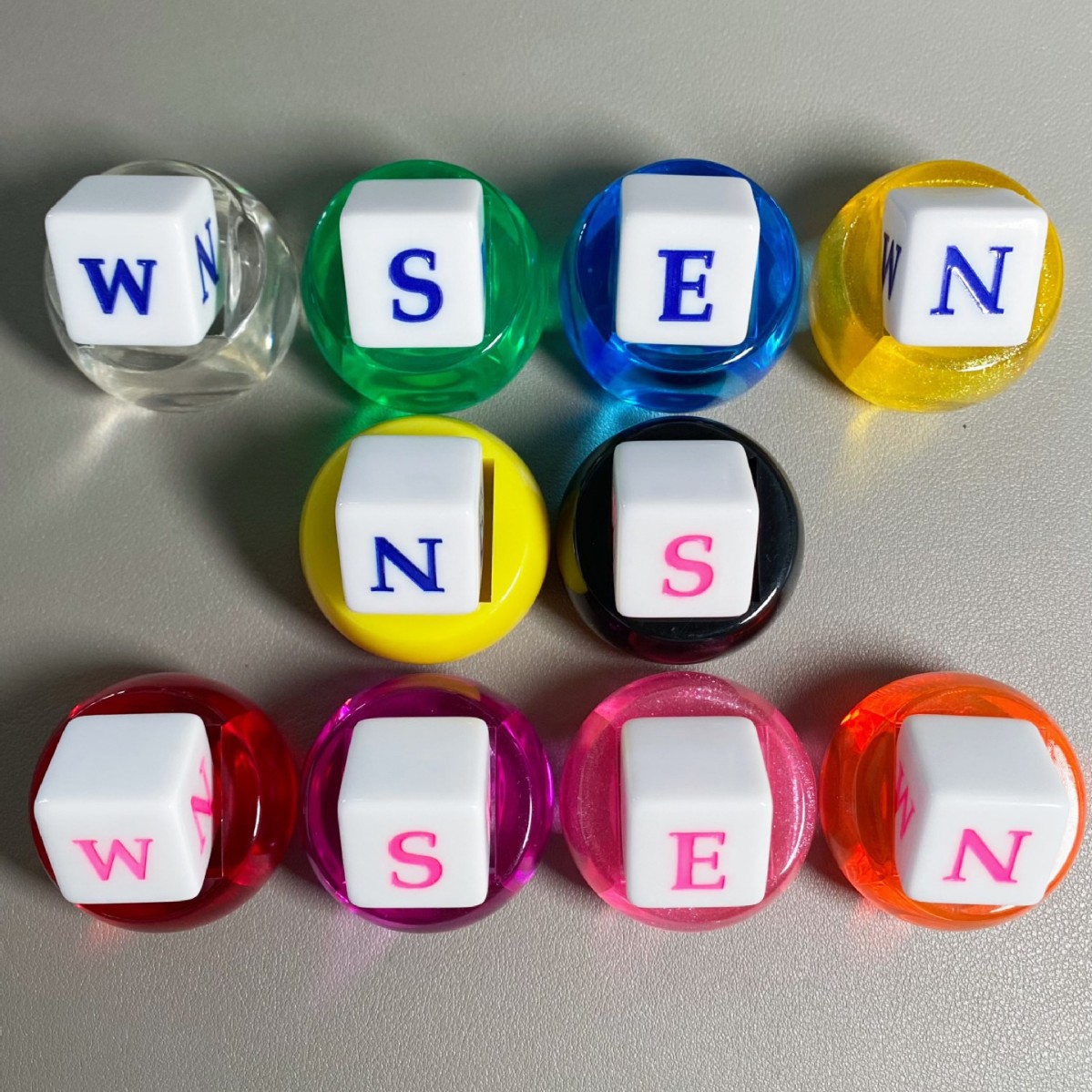 In stock: 22mm Southeast, Northwest, American Mahjong, English ESWN, large-sized wind direction dice, position dice, 44mm wind position dice