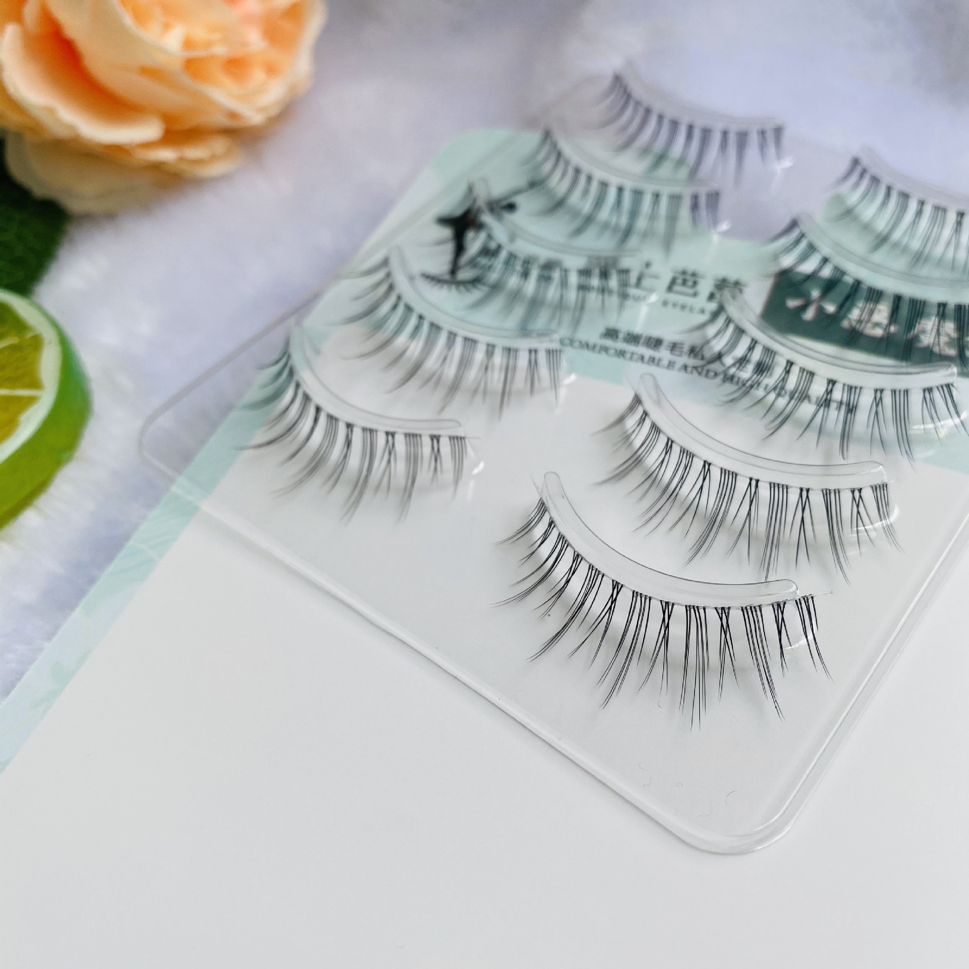 Red de celebridades Little Devil Pestañas postizas Pestañas transparentes superfinas Pestañas de ojos grandes de hadas delgadas naturales tridimensionales al por mayor