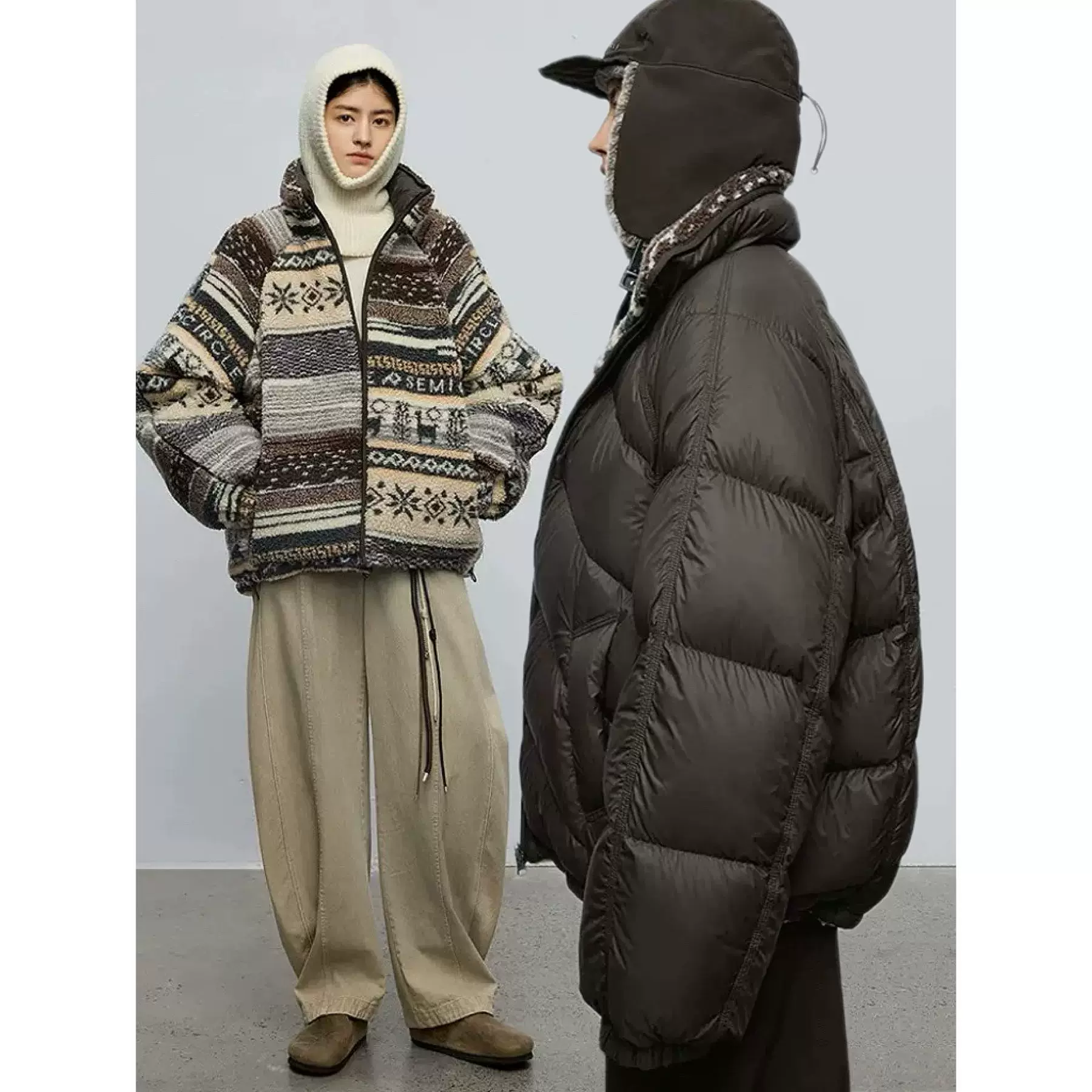 四媛 双面穿宽松立领费尔岛提花羊羔毛25冬季新款纯色羽绒服外套