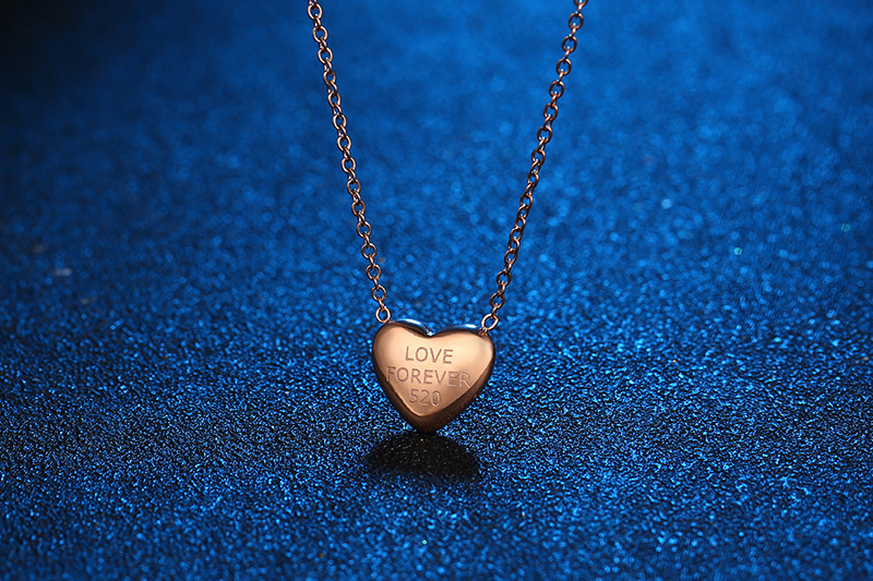 Titanium Steel Heart Lock Necklace Female Fashion Necklace Sweater Chain display picture 5