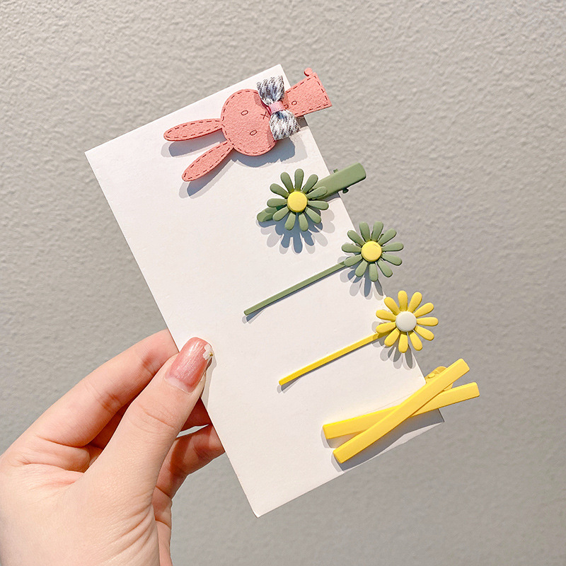 Clip de flequillo lateral rojo de la red femenina 2025 nueva horquilla simple clip de una línea horquilla clip de cabello roto tocado clip de pico de pato