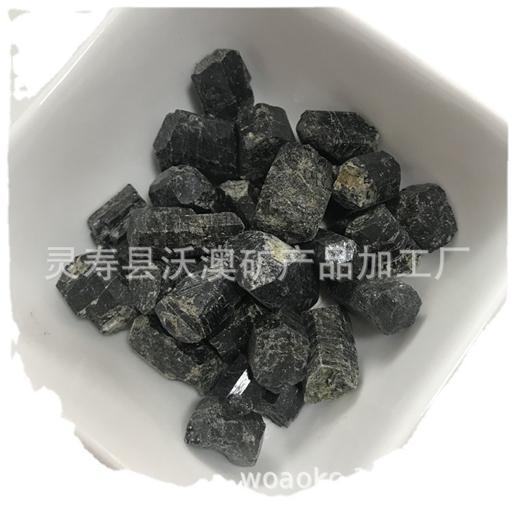 供应新疆优质单晶体电气石 电气石颗粒 量大优惠 规格齐全