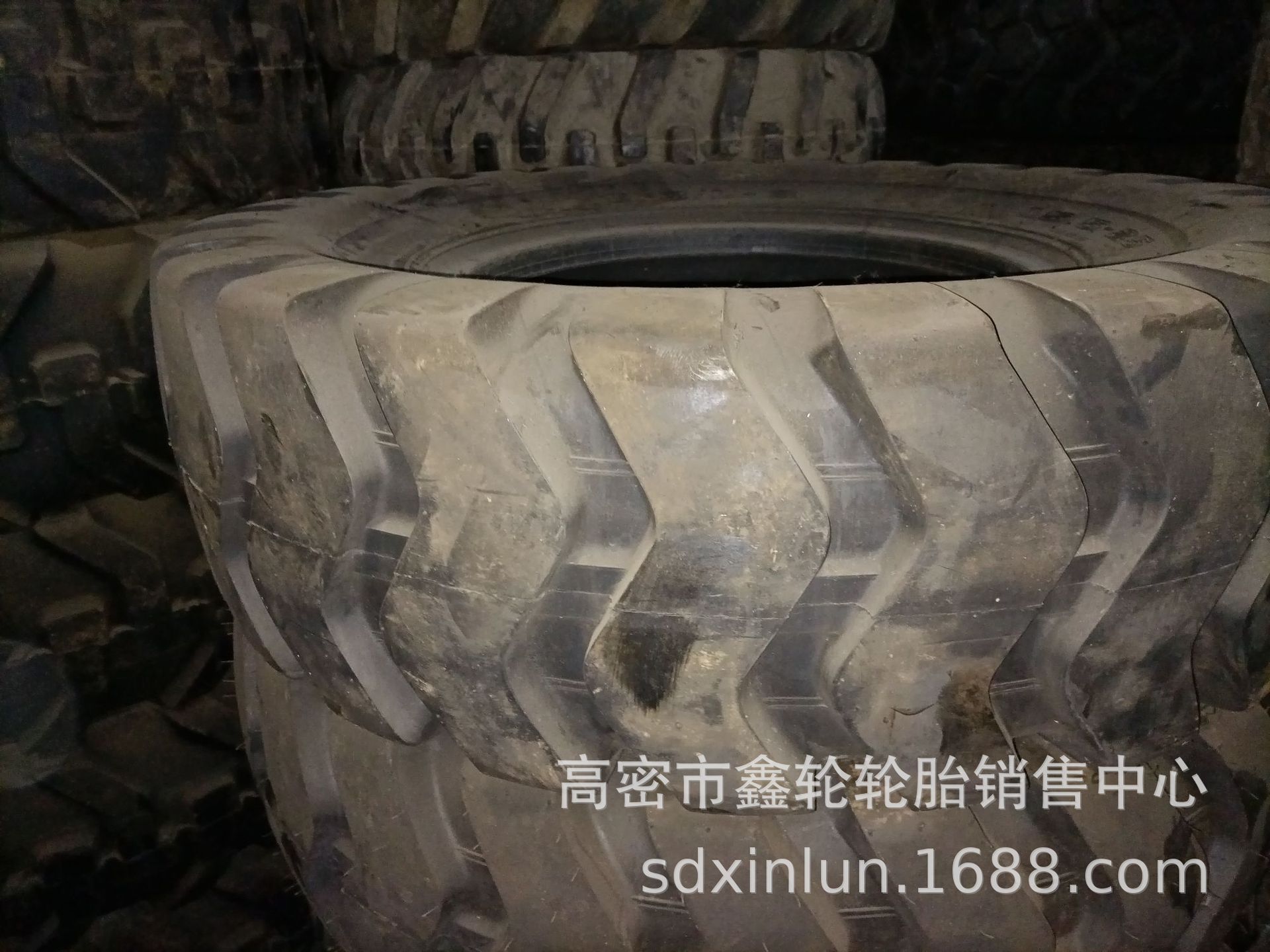 铲车装载机15.5 16.00/1600 17.5 20.5 23.5 26.5 29.5-25轮胎