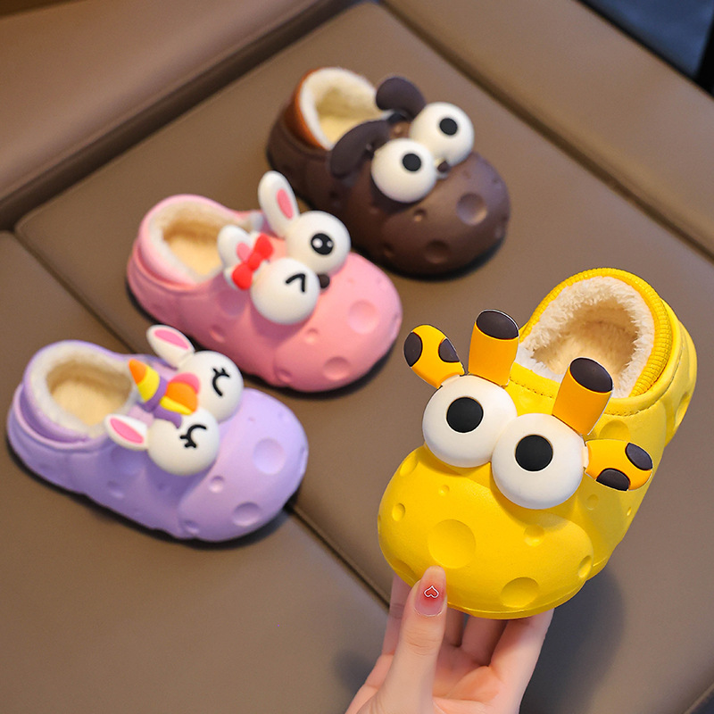 2024 nuevos zapatillas de algodón para niños zapatillas de lana de invierno para niñas para bebés adorables zapatillas impermeables para niños