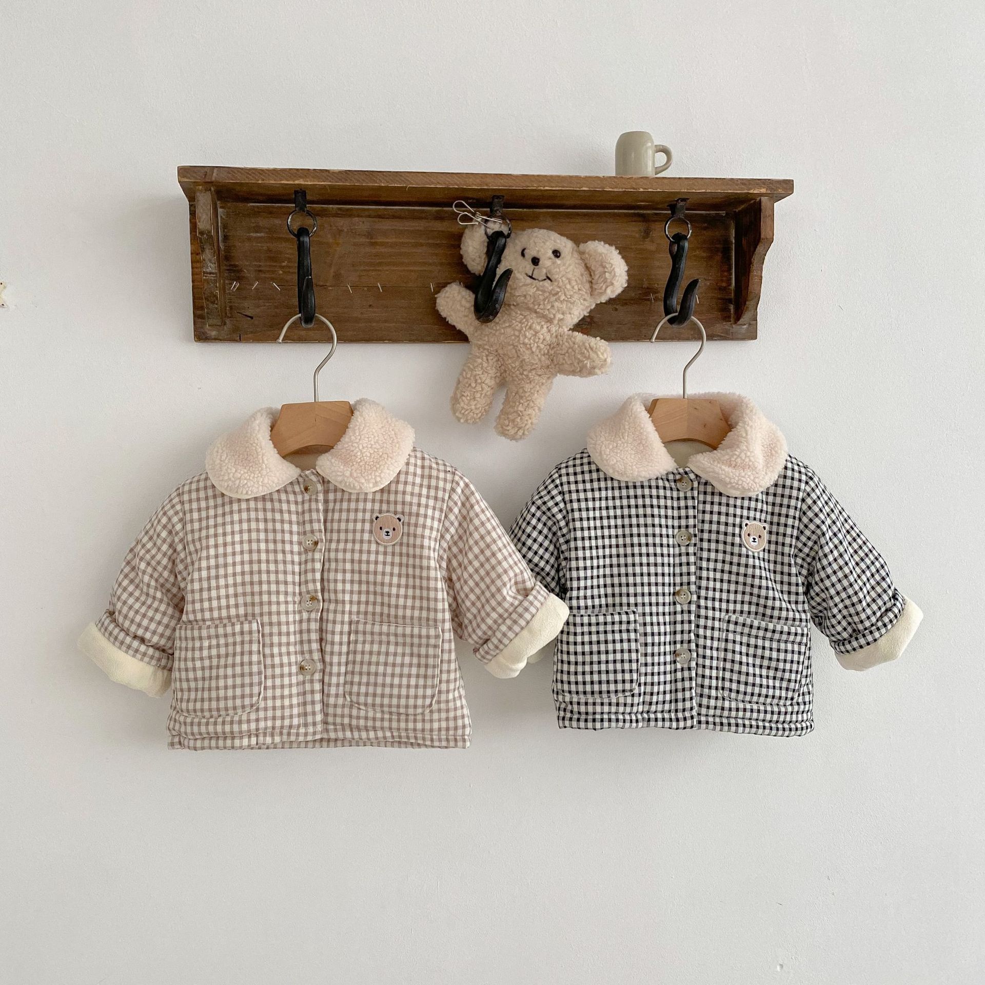 INS estilo coreano bebé ropa de invierno acolchado contraste de color a cuadros oso hombres y mujeres bebé engrosado abrigo de algodón acolchado Outwear Chaqueta de algodón acolchado