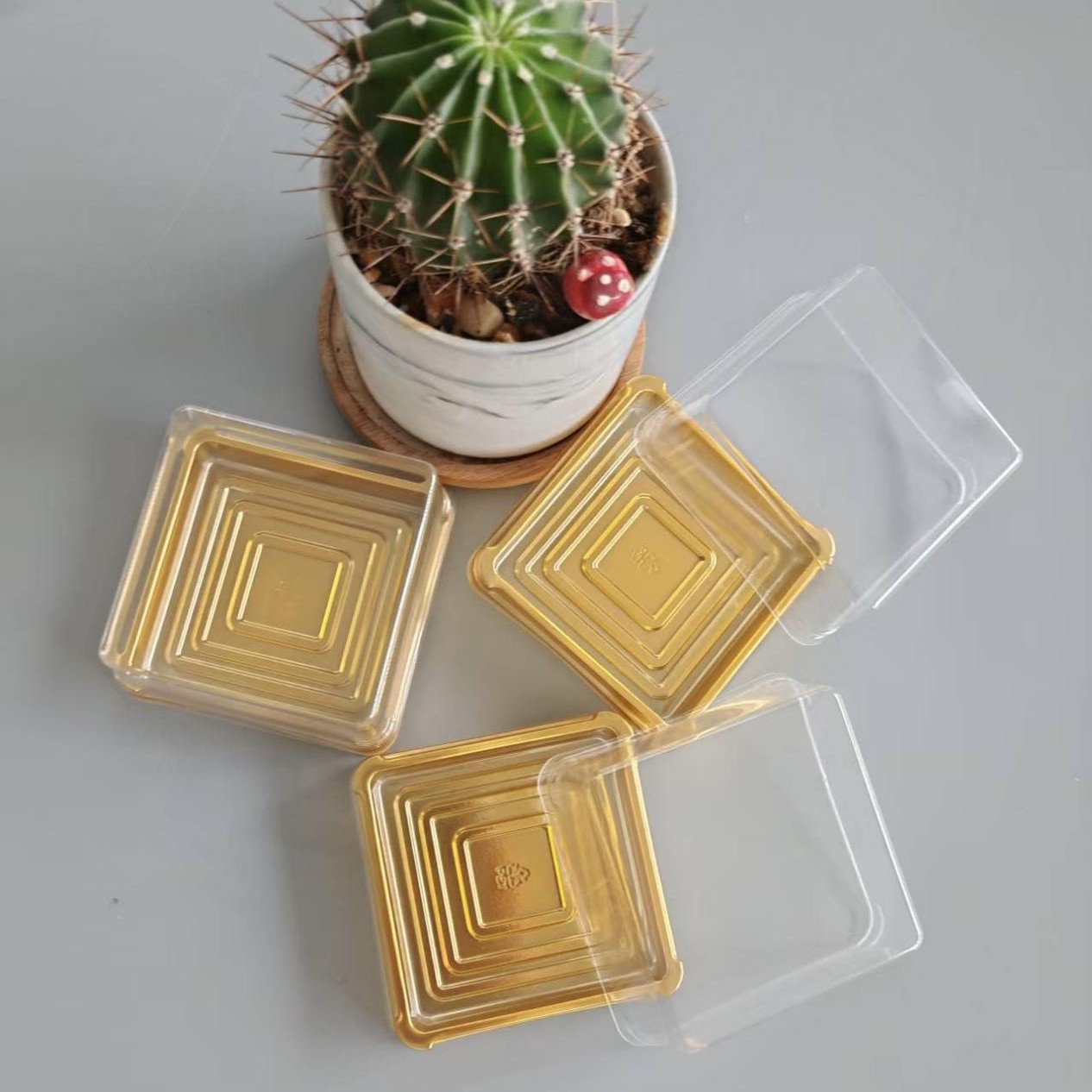 PET/PVC镀金片卷材黄金色食品托盘吸塑 多用于巧克力食品包装