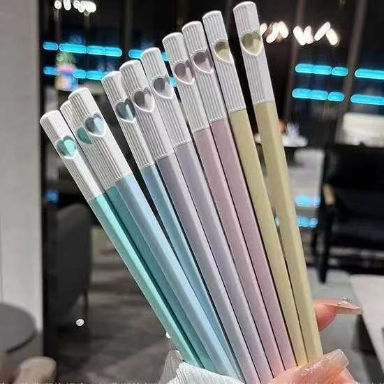 High-Looking Heart-Shaped Pink Chopsticks Five-Color Set New Plastic Chopsticks Dishwasher-Safe Household Tableware