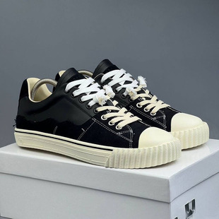 Two-tone trend sneakers English style, casual footwear for leisure, (Physicals), European style