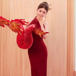 2024 New Summer Engagement Wedding Toast Dress New Chinese Style Sleeveless Halterneck Slim Fit Cheongsam in Stock